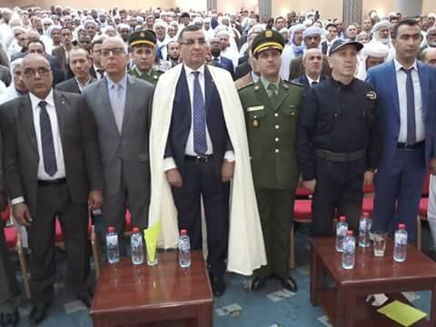 السيد والي الولاية يعطي اشارة انطلاق الملتقى